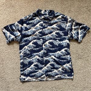 Uniqlo Japanese style Wave Print Button Up Shirt Men’s L Short Sleeve 100% Rayon